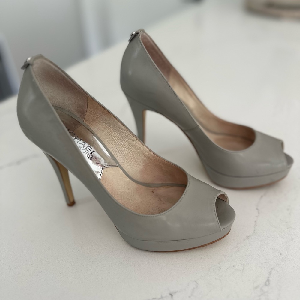 Women shoes